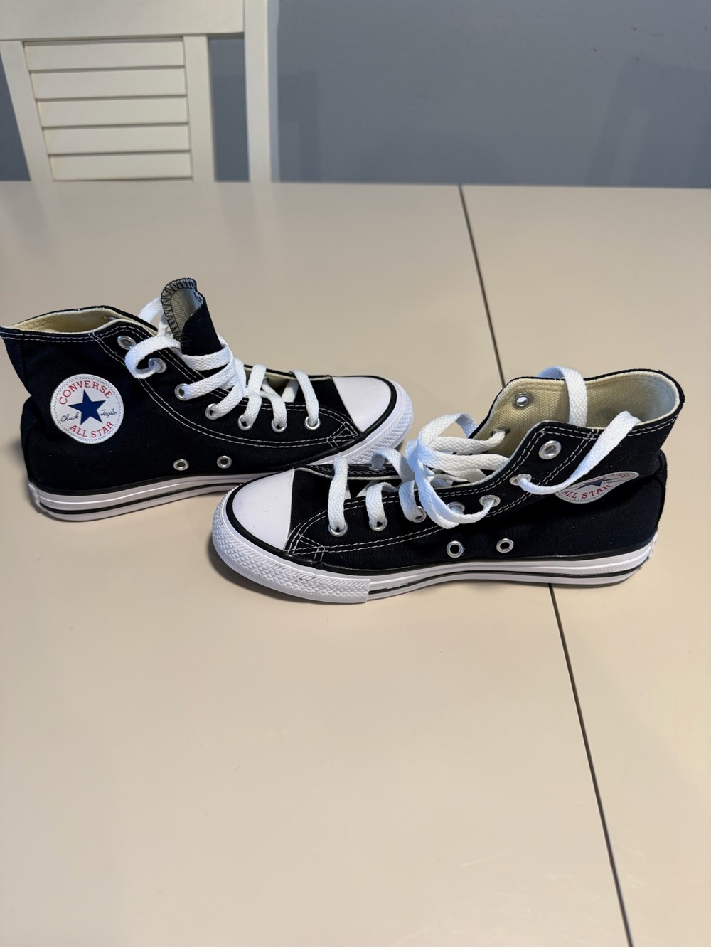 Converse Chuck Taylor All-Star High Top Sneakers Unisex Size 2.5 Kids Black Shoe